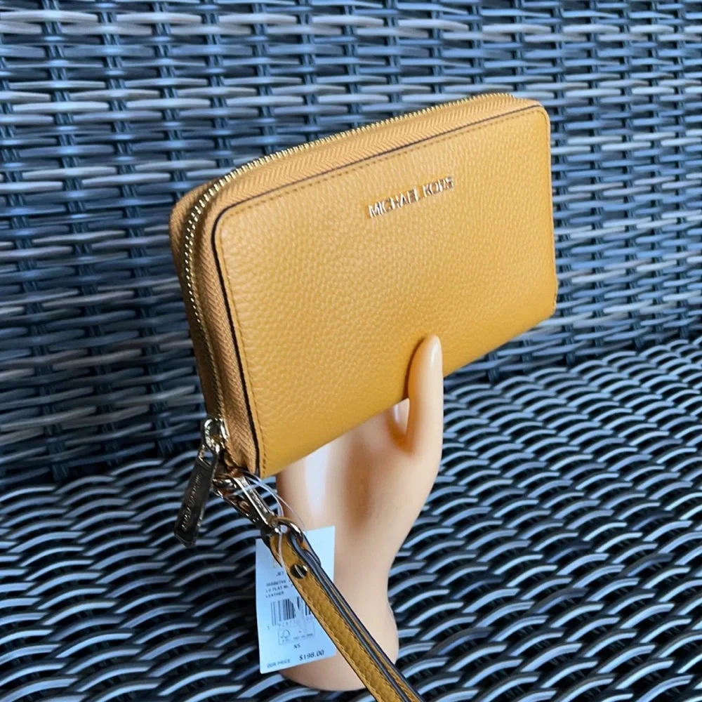 Michael Kors Jet Set Travel Lg Flat Multifunctional Phone Case-Wristlet-Wallet - Picture 12 of 16